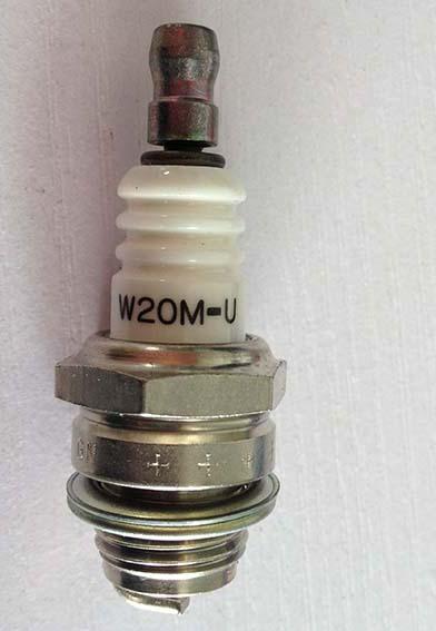 Bujía BPM6A de la motosierra del cortacésped/níquel blanco de la perla de WS8F/de C8JY/de W20MP-U/de L6TC